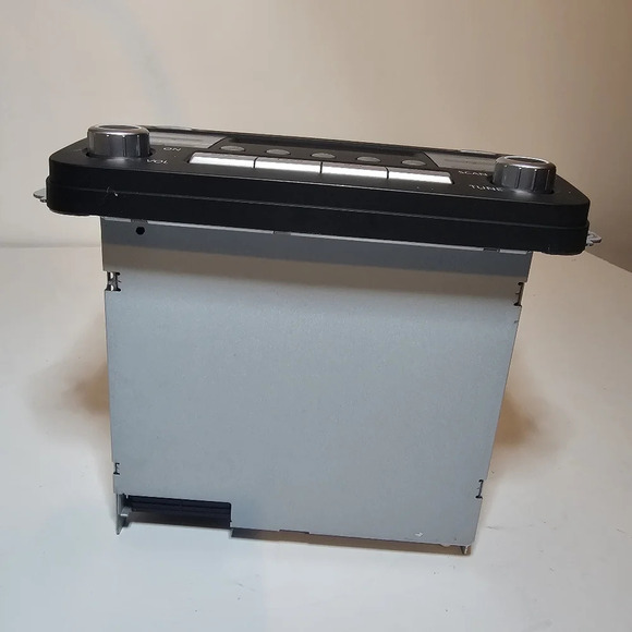 Volkswagen Delphi Electronics Factory Radio Premium MP3 DE2 Model #H020/S0023 se - Picture 5 of 8